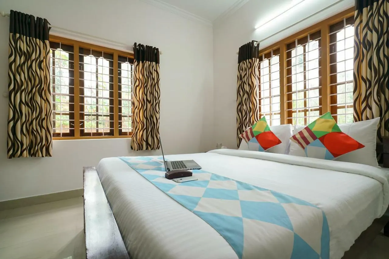4Bhk White Snow Spacious Holiday Home Munnar Villa
