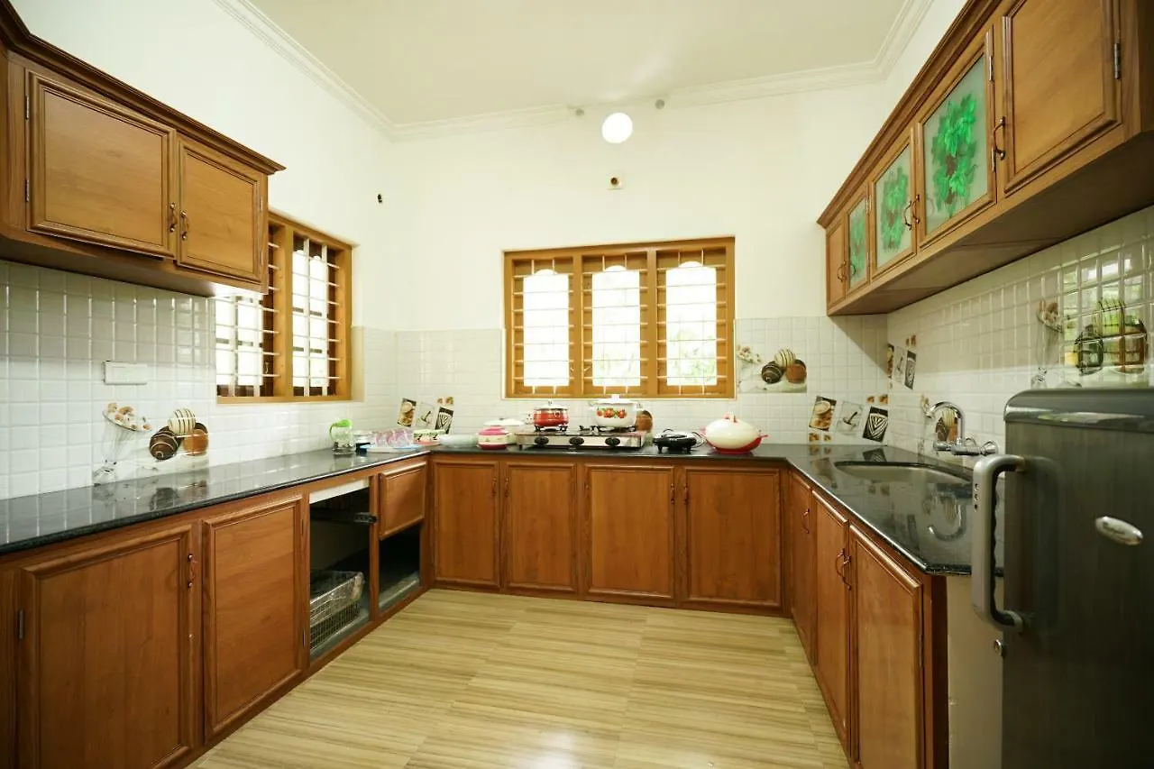 4Bhk White Snow Spacious Holiday Home Munnar