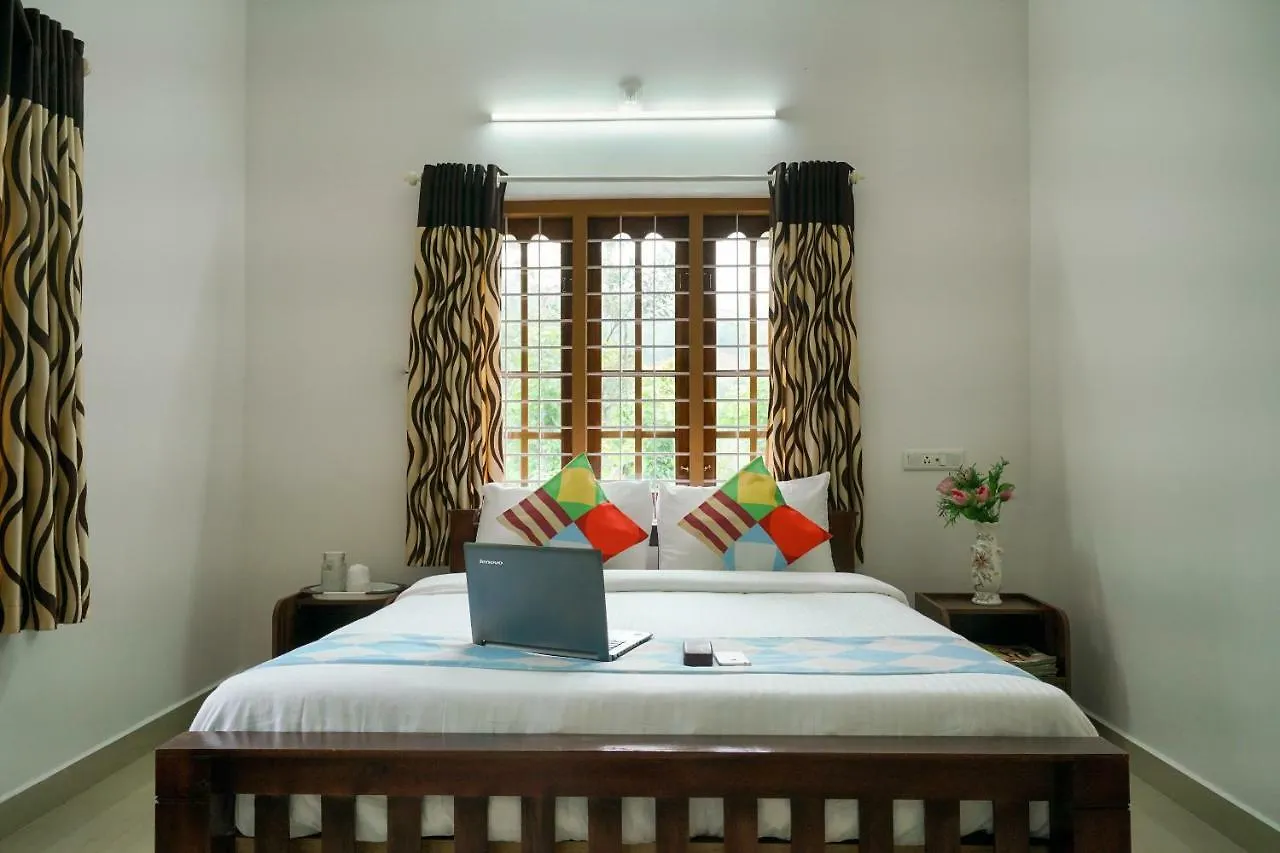 4Bhk White Snow Spacious Holiday Home Munnar Villa