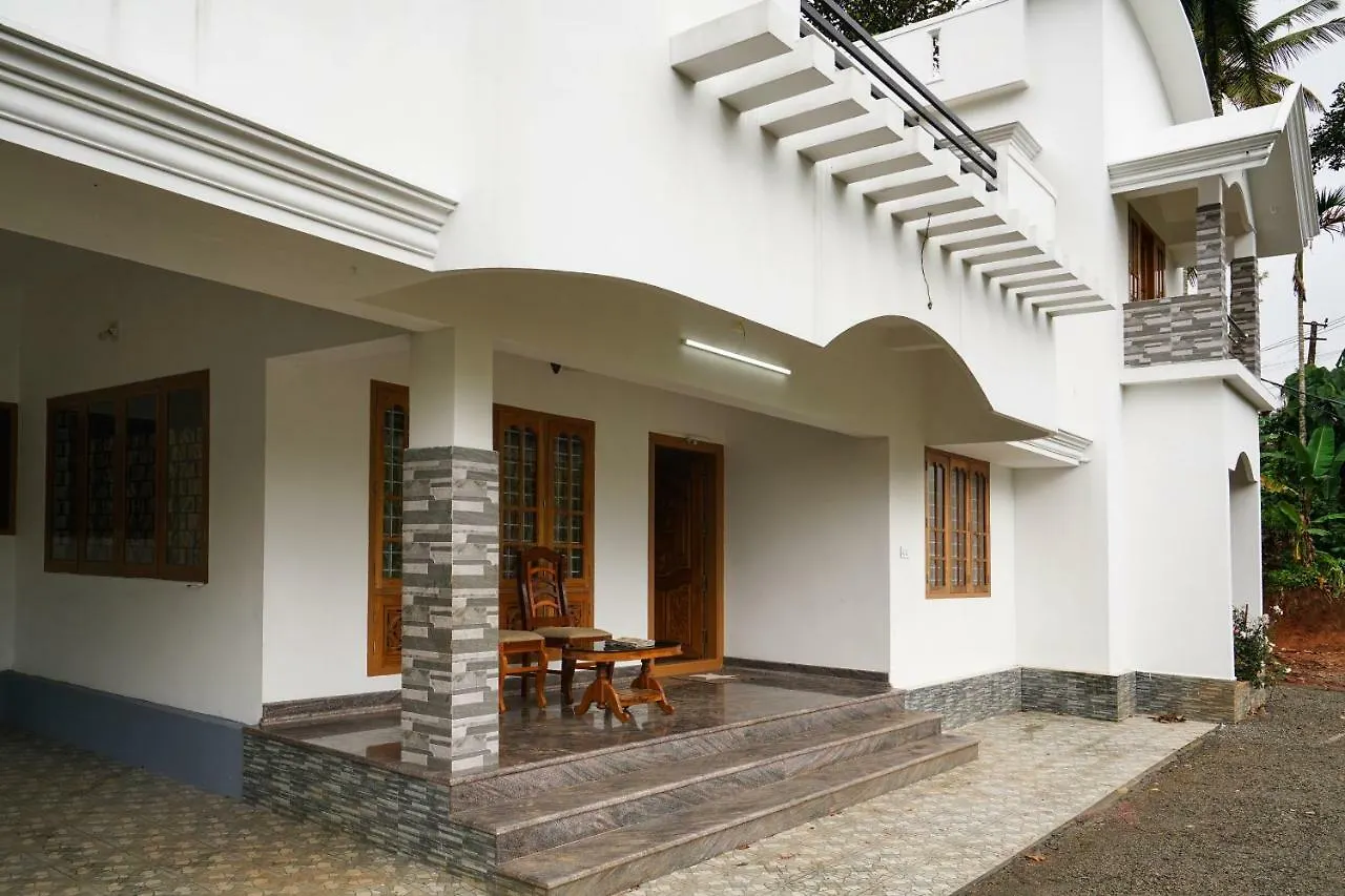 4Bhk White Snow Spacious Holiday Home Munnar